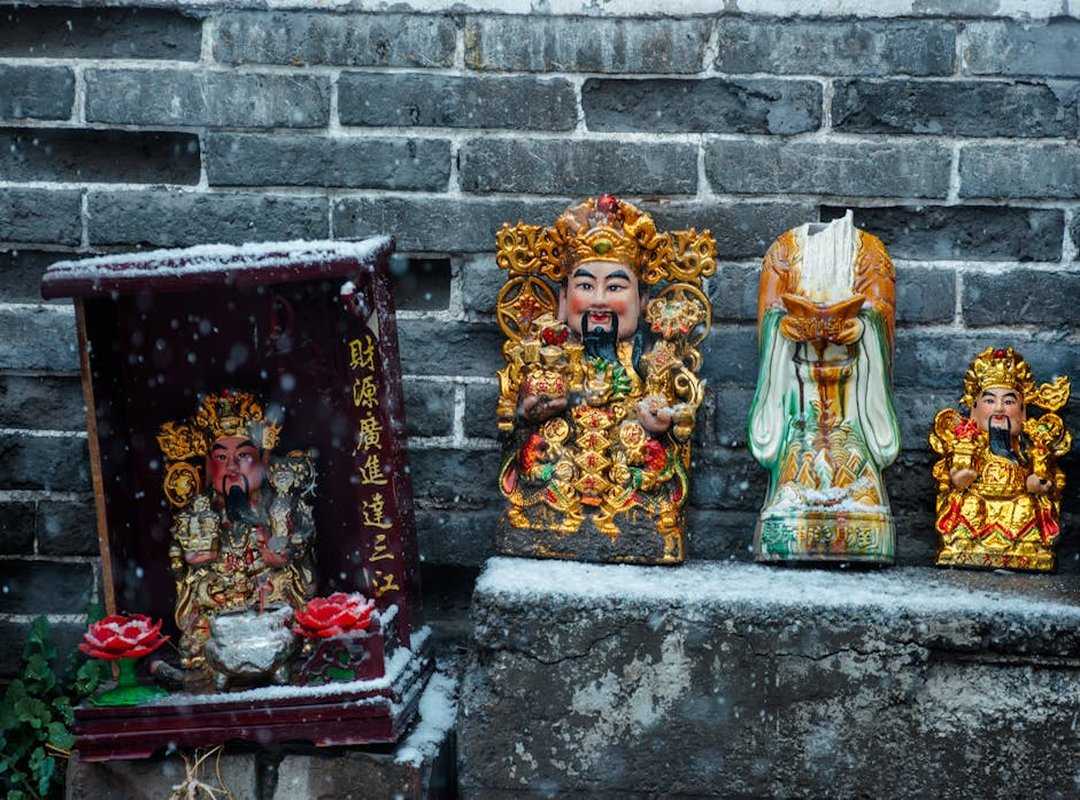 Vibrant Deities and Sacred Geometry: Southeast Asian Influences